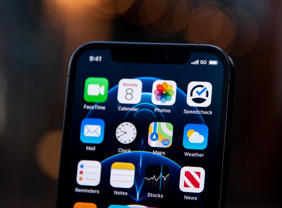兴山苹果手机维修分享为什么 iPhone 12 在冬季会自动关机 